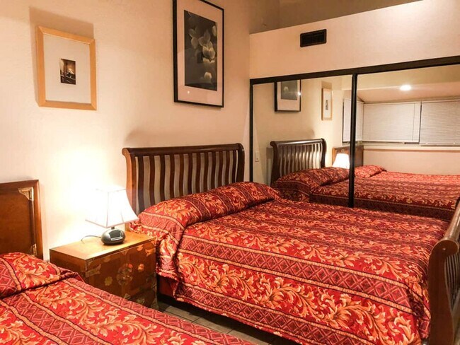 Building Photo - Amazing Townhouse in front of the beach and the ses. Gustavo Lopez AMSI