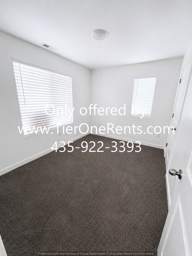 Building Photo - NO DEPOSIT option available for qualified renters!