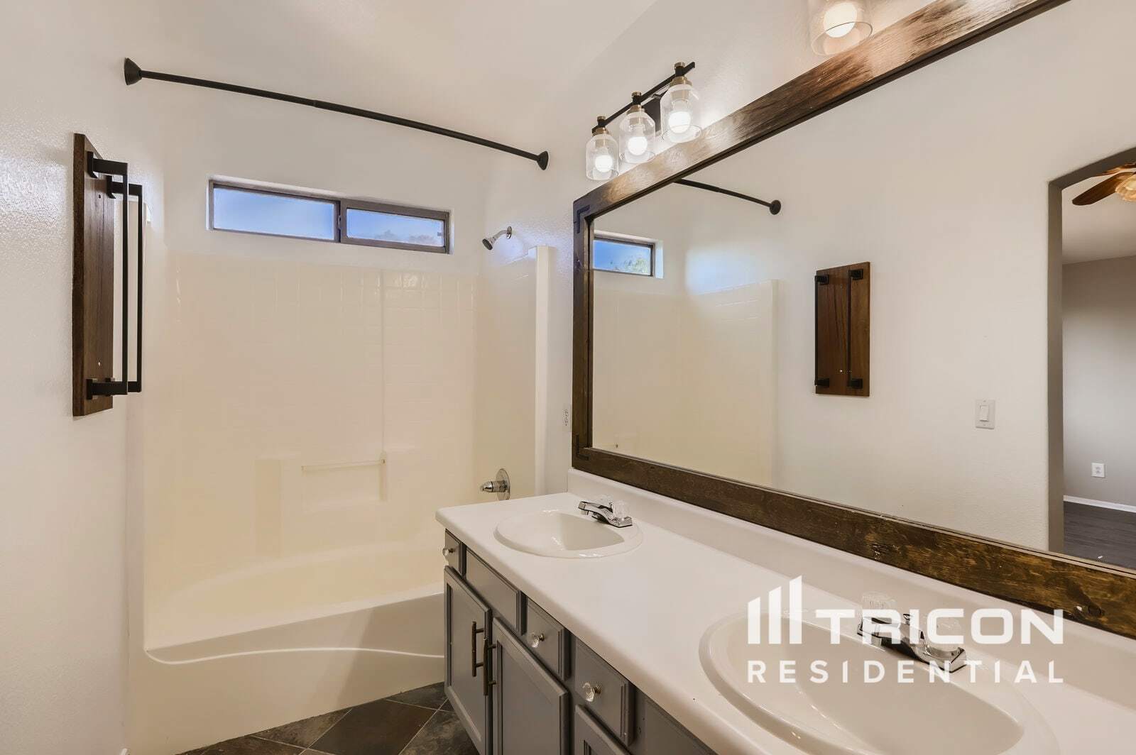 Building Photo - 15950 W Cottonwood St