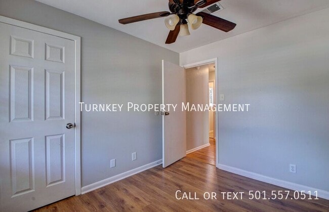 Building Photo - 7 Fairbrook Dr