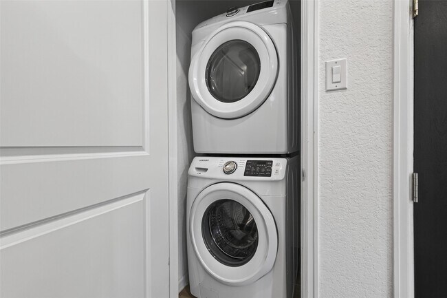 Building Photo - 9626 Dancing Grass Dr