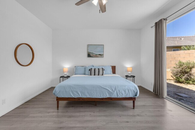 Building Photo - 47383 Bahama Ct