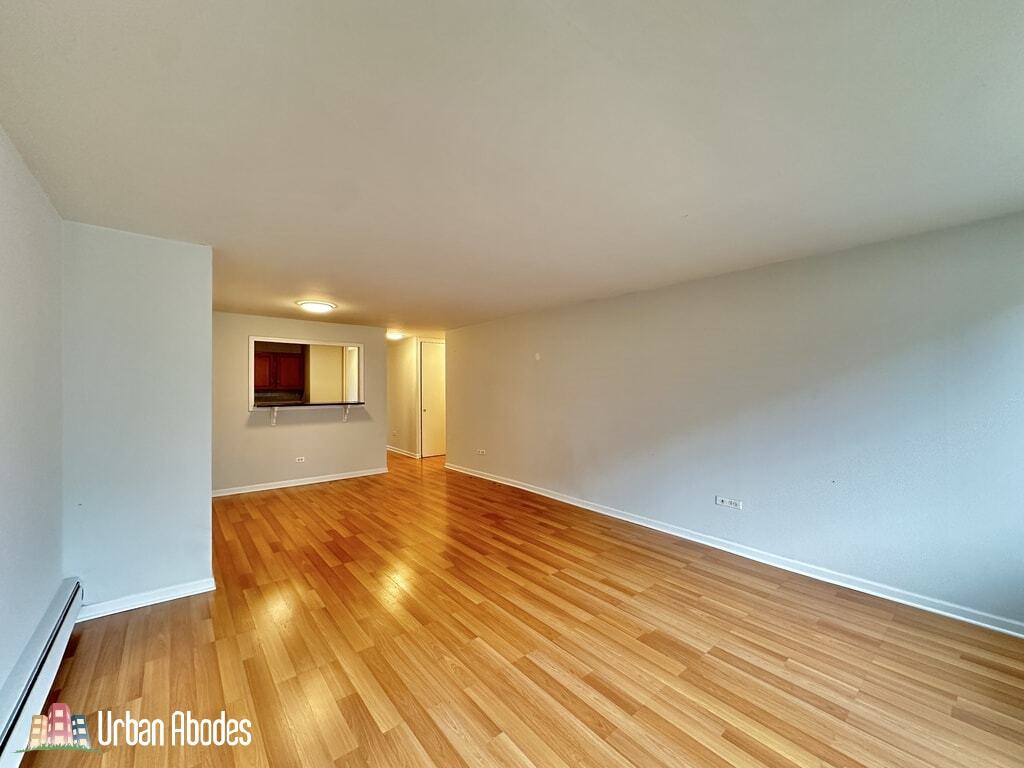 Building Photo - 1335 N Dearborn St