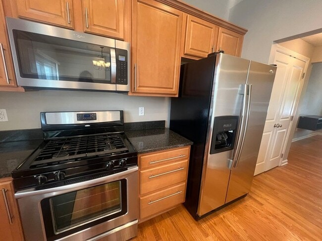 Building Photo - 409 Marshall Heights Dr