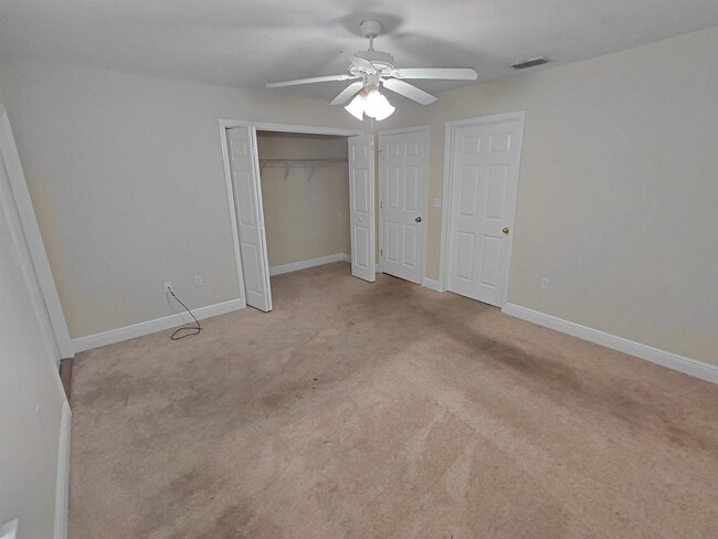 Building Photo - 3150 Sawtooth Dr
