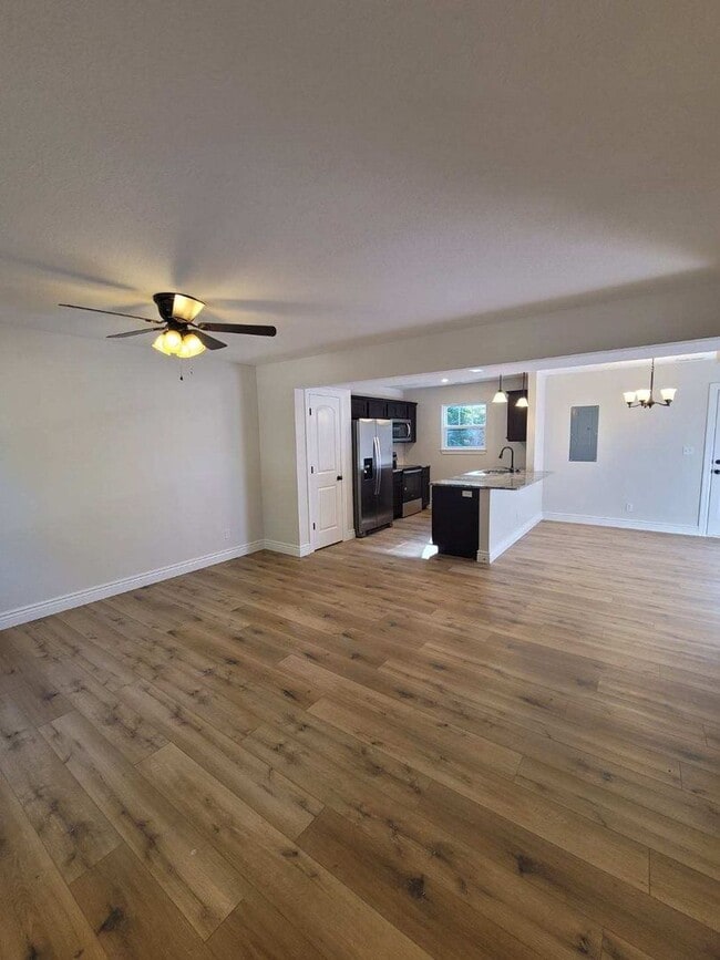 Building Photo - 2585 Casa Cir