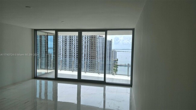 Building Photo - 300 Biscayne Blvd Way