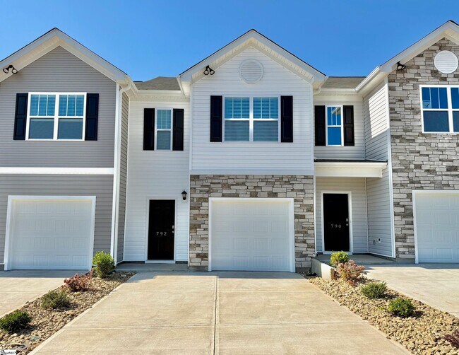 Primary Photo - 792 Embark Cir