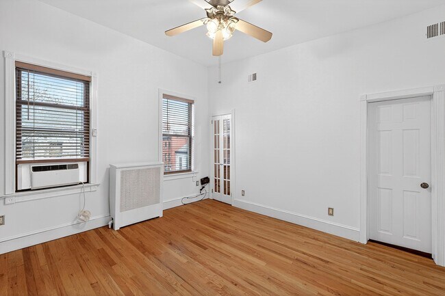 Building Photo - 702 Bloomfield St