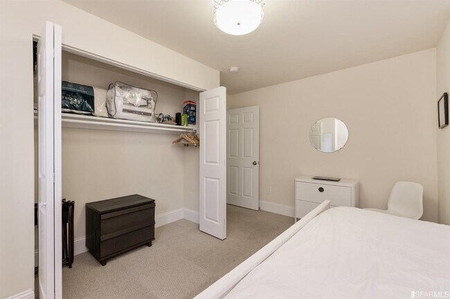 Building Photo - 2615 California St