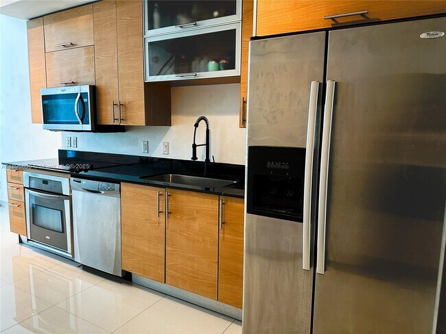 Building Photo - 60 SW 13th St