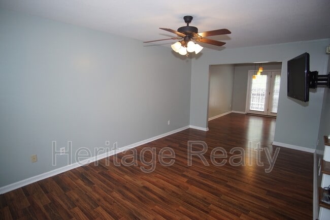 Building Photo - 818 Coleville Way