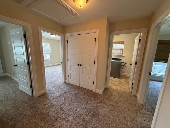Building Photo - Elegant 3-Bedroom Home in Gated Seven Lakes with Community Pool