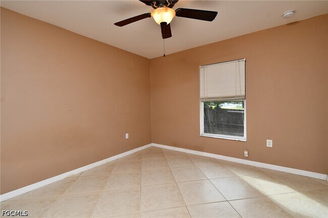 Building Photo - 3409 16th St W