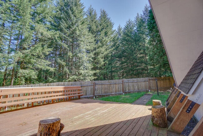 Building Photo - COUNTRY LIVING IN WASHOUGAL