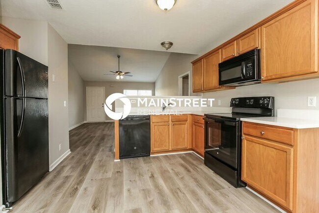 Building Photo - 3 Bedroom Pet-Friendly Home in La Vergne, TN with Main Street Renewal
