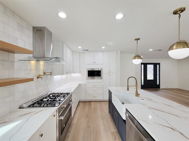 Building Photo - 20223 Laurel Lock Dr