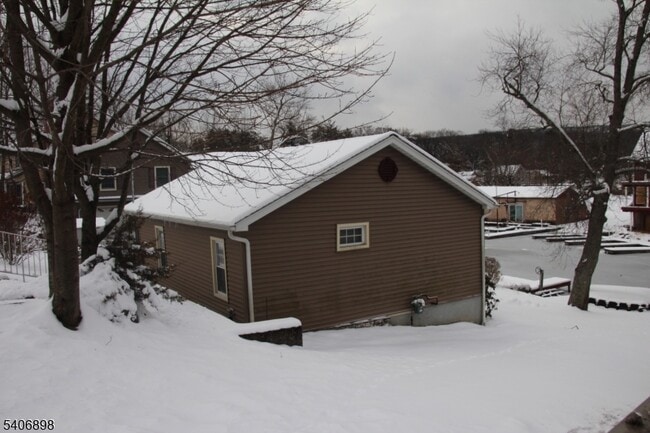 Building Photo - 31 Ringwood Ln