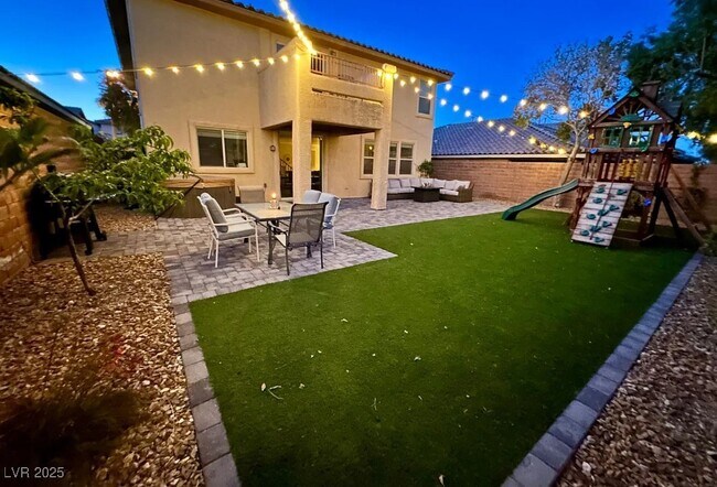 Building Photo - 11057 Village Ridge Ln