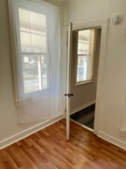 Building Photo - 117 Farmer St