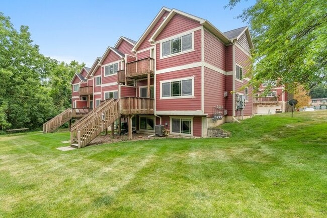 Building Photo - $2,500 | 4 Bedroom, 3.5 Bathroom Multi Flo...