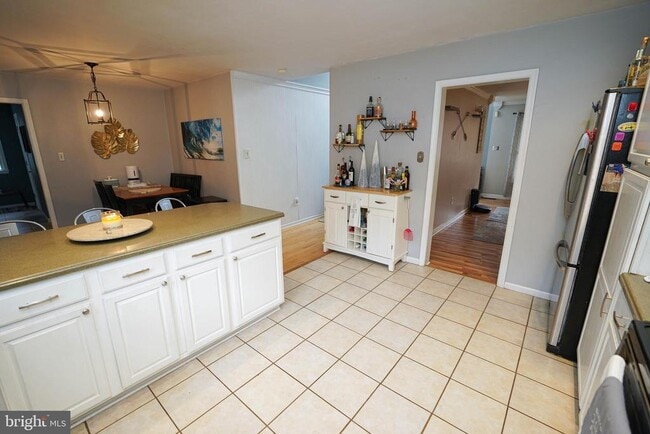 Building Photo - 3727 Village Trail