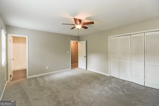 Building Photo - 7548 Colonial Ct