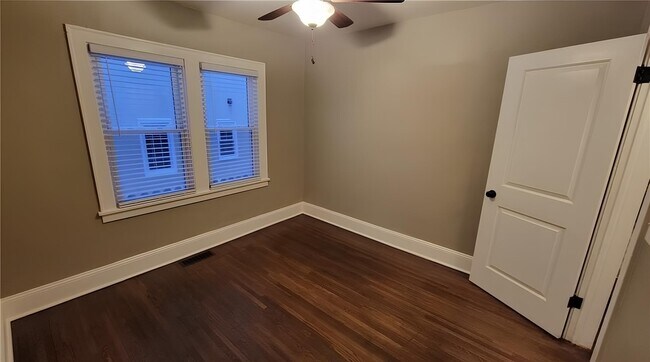 Bedroom 1 or Office - 2914 Golden Valley Rd