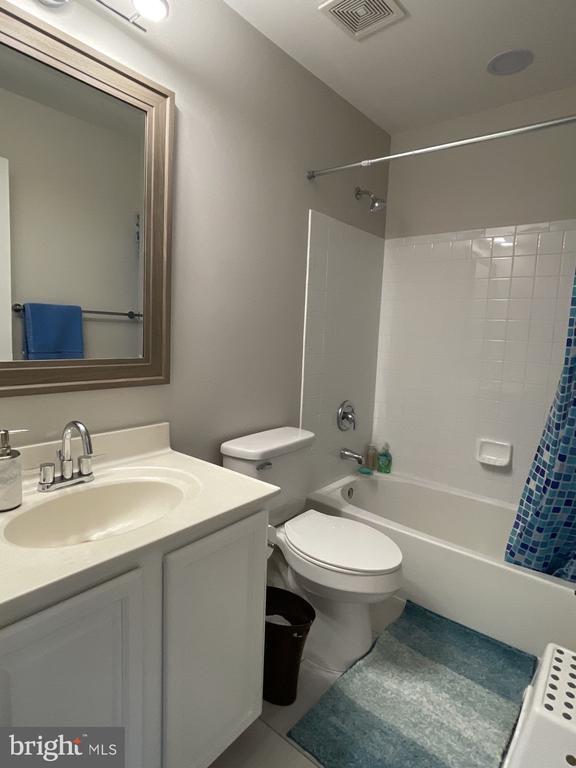 Building Photo - 8474 Pamela Way