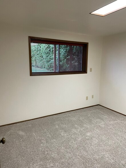 Building Photo - 711 11th St NE