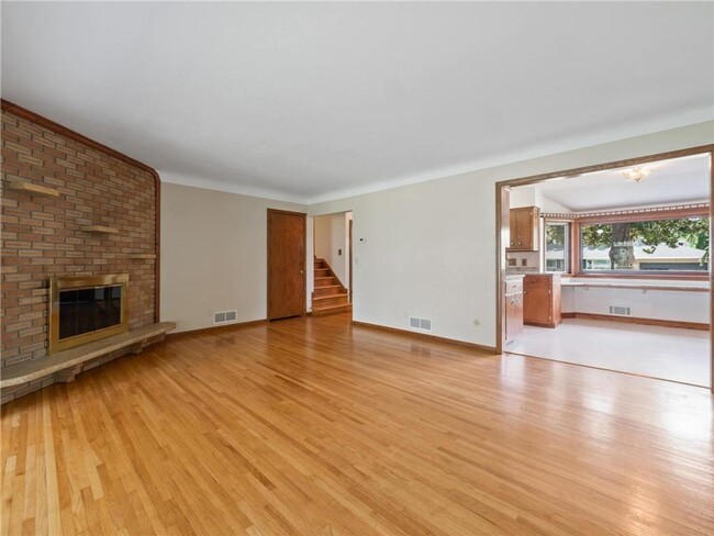 Building Photo - Great Roseville Home, Moundsview Schools, ...