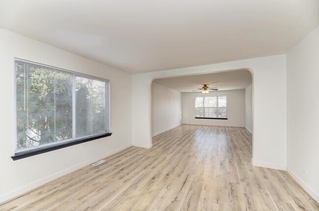 Building Photo - 5610 Heartland Ct