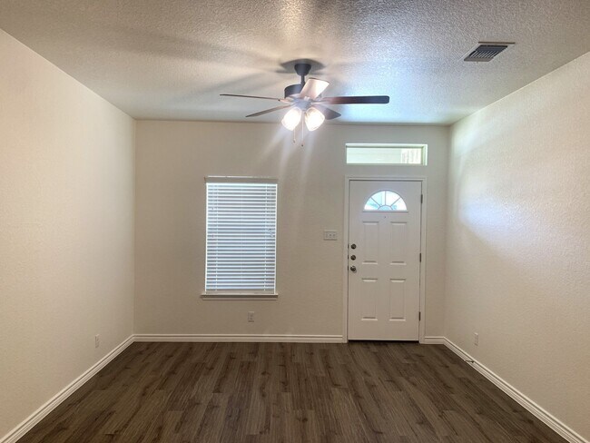 Building Photo - New Construction Duplex Available Now