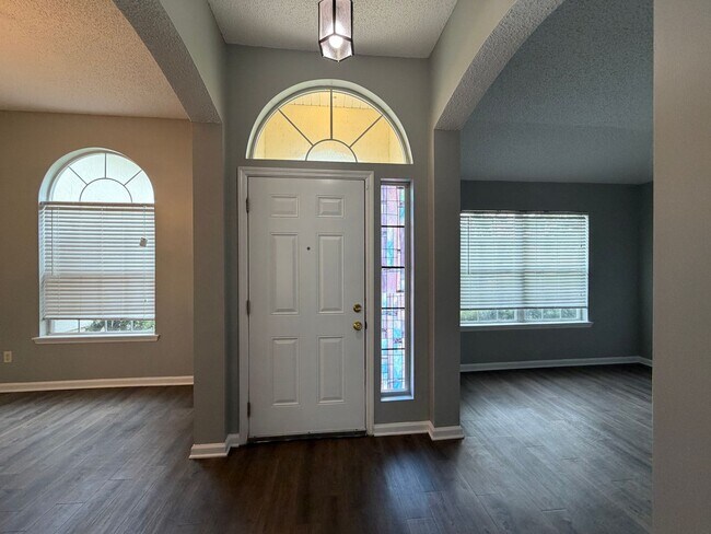 Building Photo - 3041 Southhall Ct