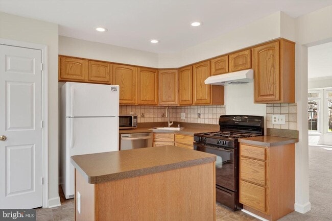 Building Photo - 6142 Joust Ln