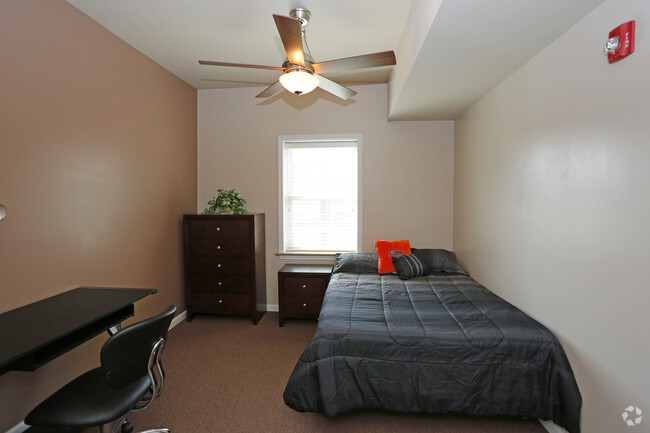 2BR, 2BA - 815SF - Bedroom 1 - Smith Apartments @ 53 East Chalmers