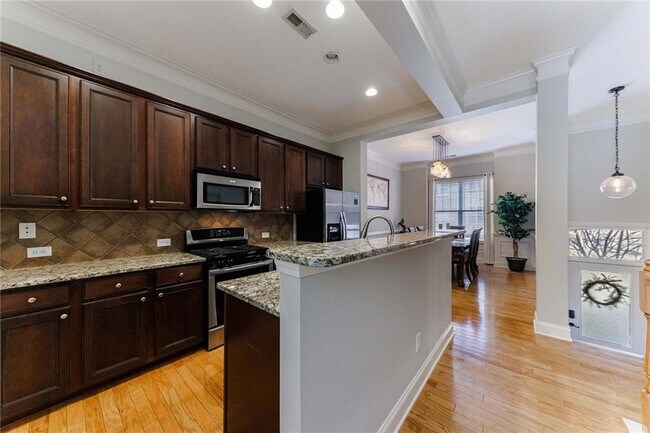 Building Photo - 2022 Cobblestone Cir NE