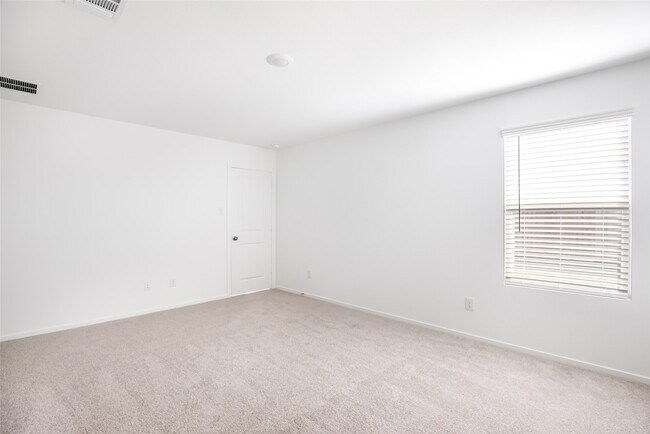 Building Photo - 724 Zuppino Ln