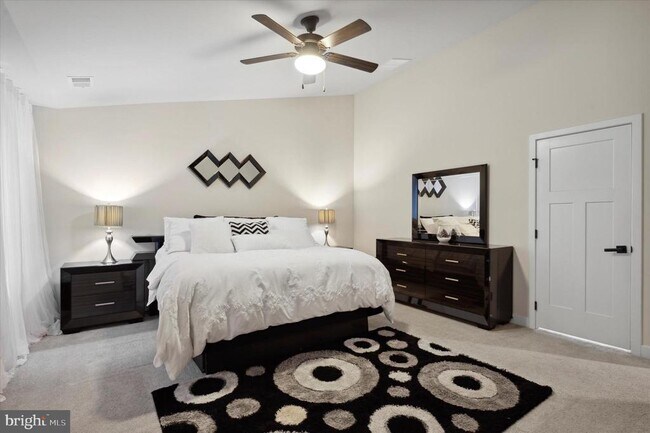 Building Photo - 1215 Benjamin Dr