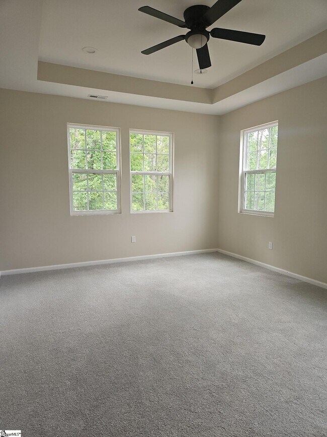 Building Photo - 1505 E Saluda Lake Rd
