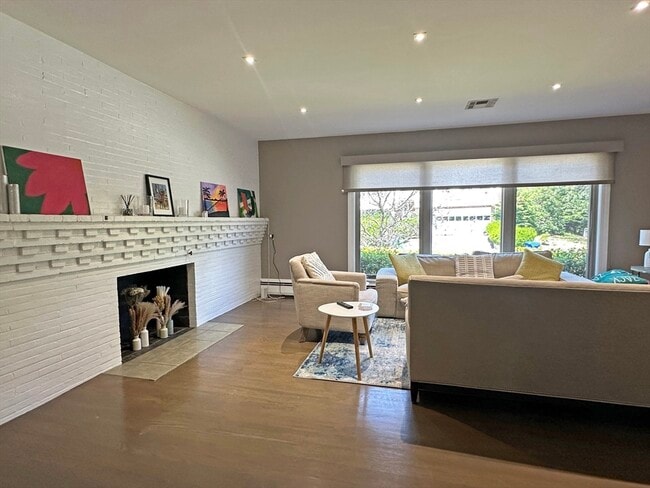 Building Photo - 6 Brownson Terrace