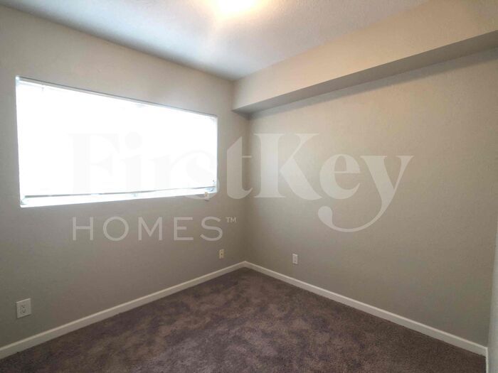 Building Photo - 8035 Robin Rd