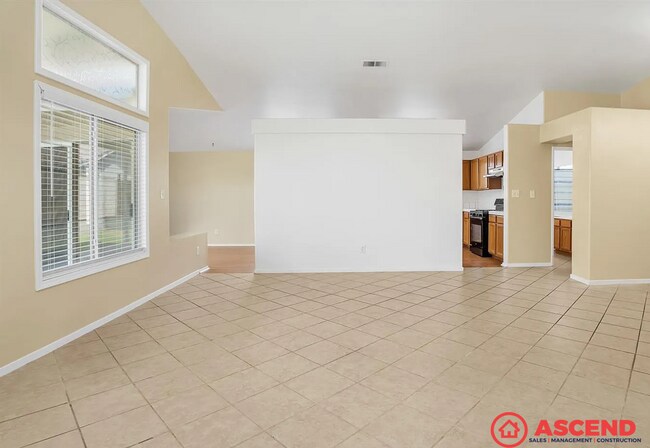 Building Photo - Charming 3BD/2BA Home in Bakersfield 93312 – Sewer & Trash Included!