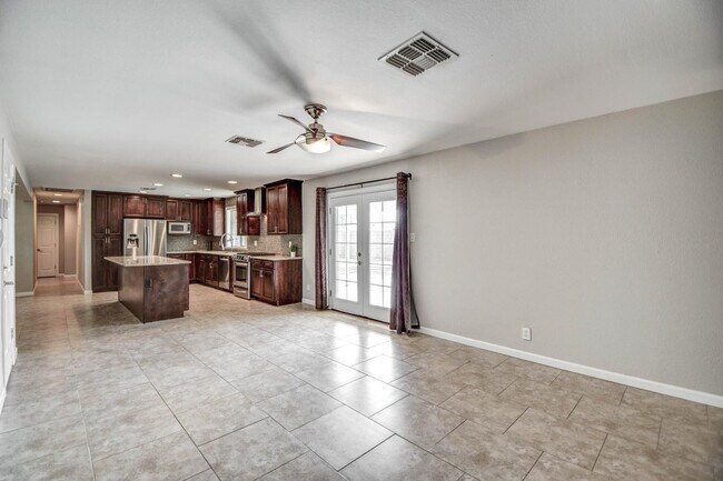 Building Photo - 21 E McKinley St