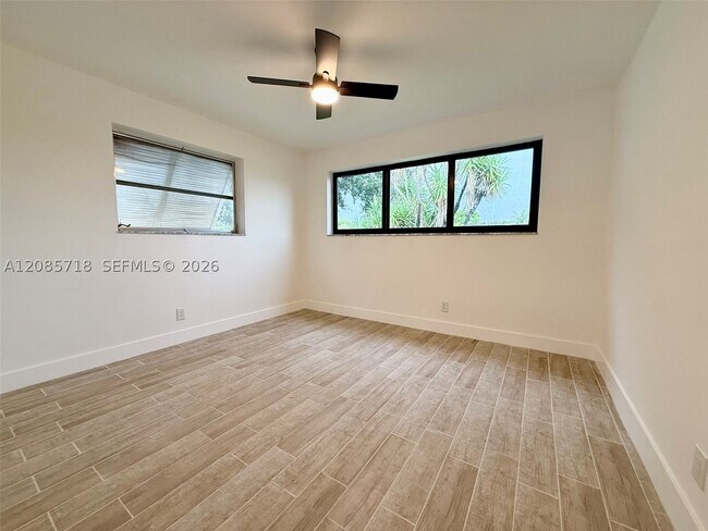 Building Photo - 2201 N 54th Ave