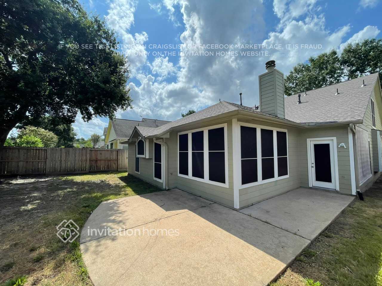 Building Photo - 15726 Stiller Park Dr