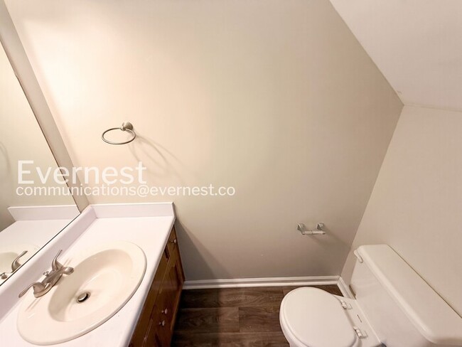 Building Photo - 335 Jamestown Manor Dr