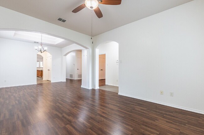 Building Photo - 7651 Mission Ledge
