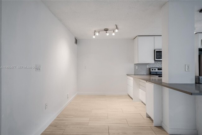 Building Photo - 13924 SW 90th Terrace