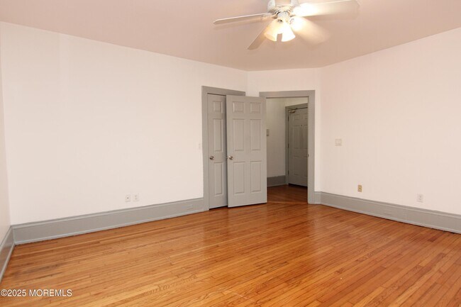 Building Photo - 142 Morris Ave